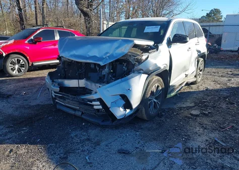 2017 Toyota Highlander Le Plus z USA, uszkodzony, nr VIN 5TDZZRFHXHS214257